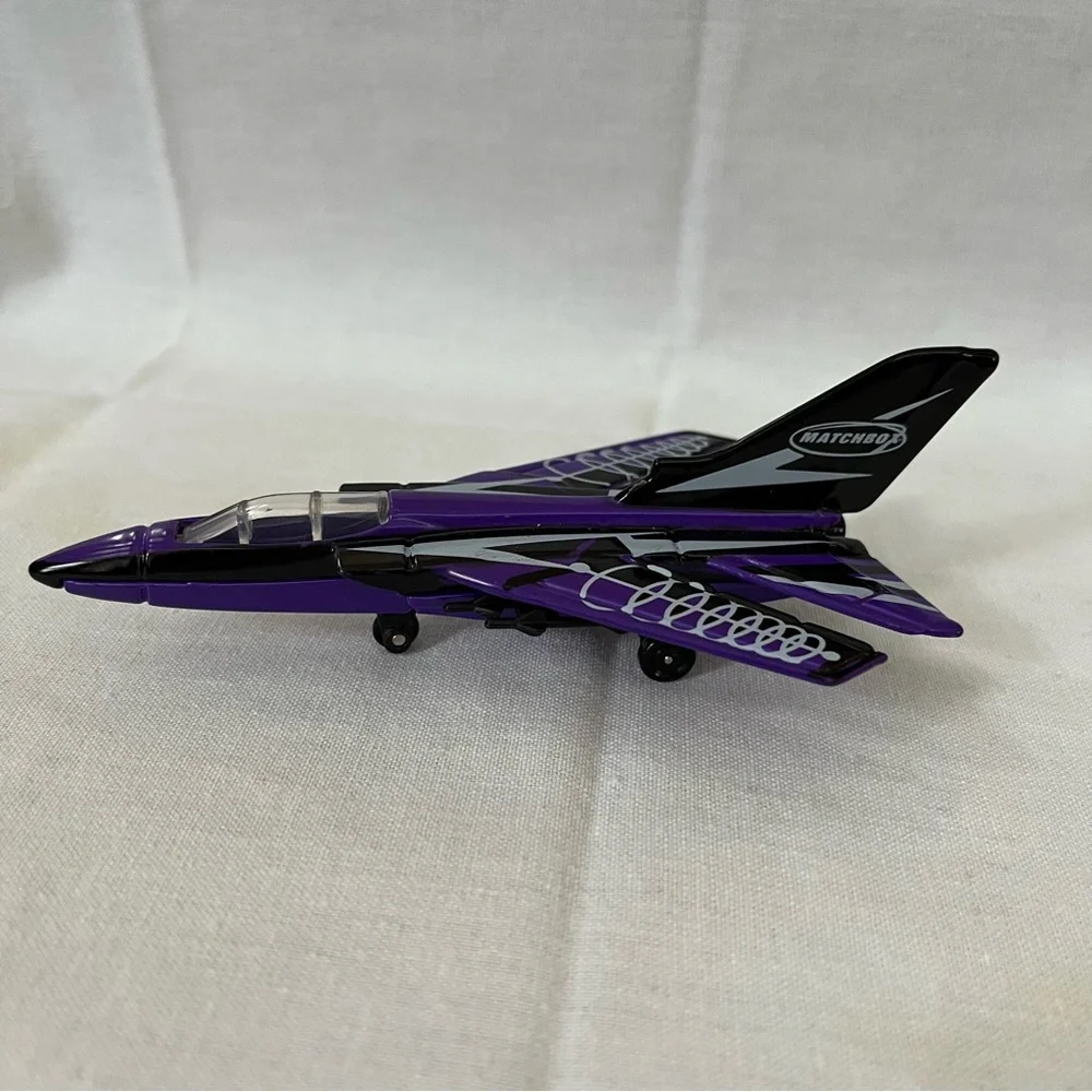 Matchbox Tornado SB 22 2000 Plane